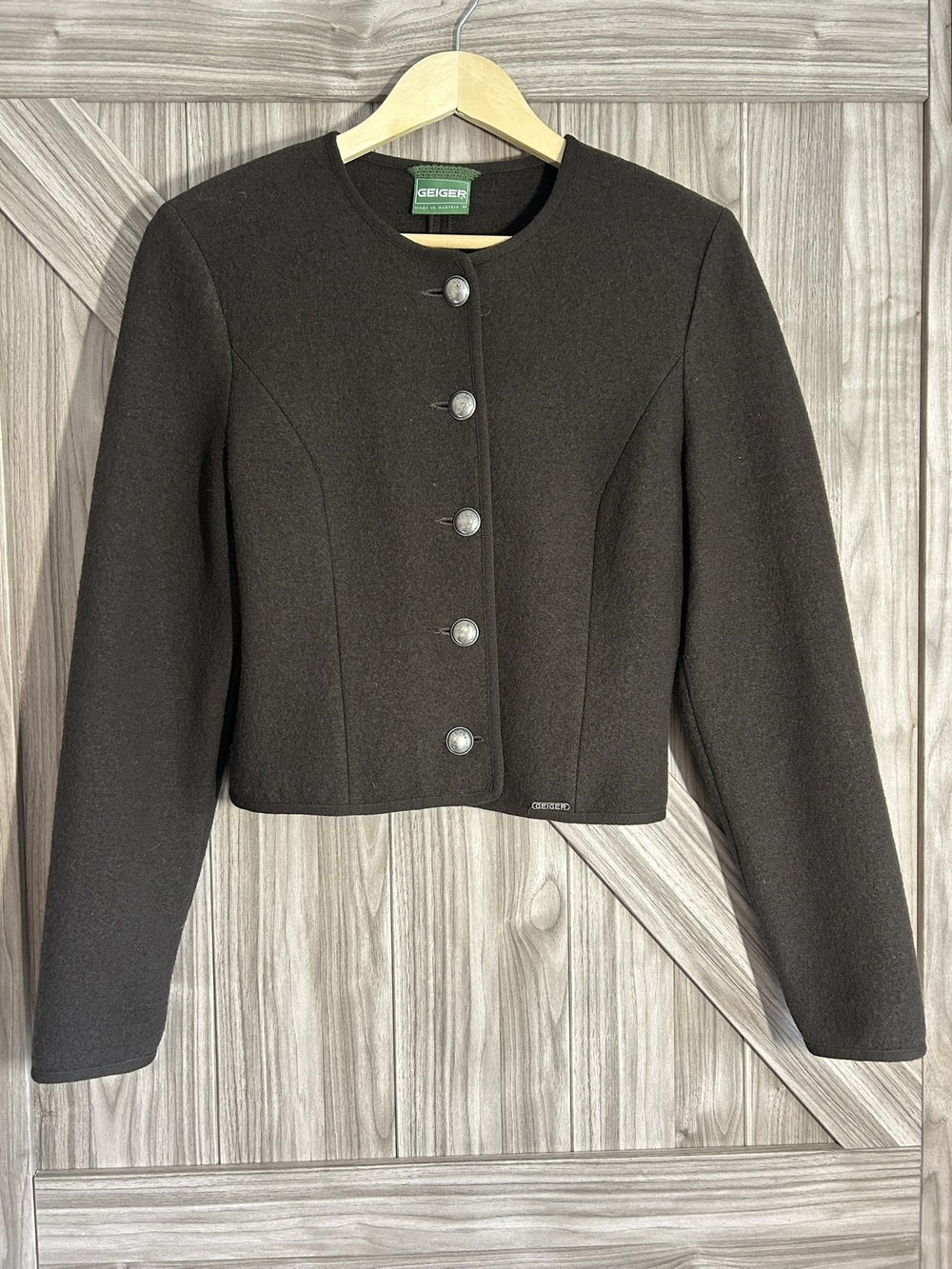 Geiger Austria Pure New Wool Cropped Tyrolean Jacket Brown Blazer Fits s